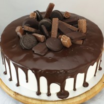 Drip cake - Chocolate with Biscuits